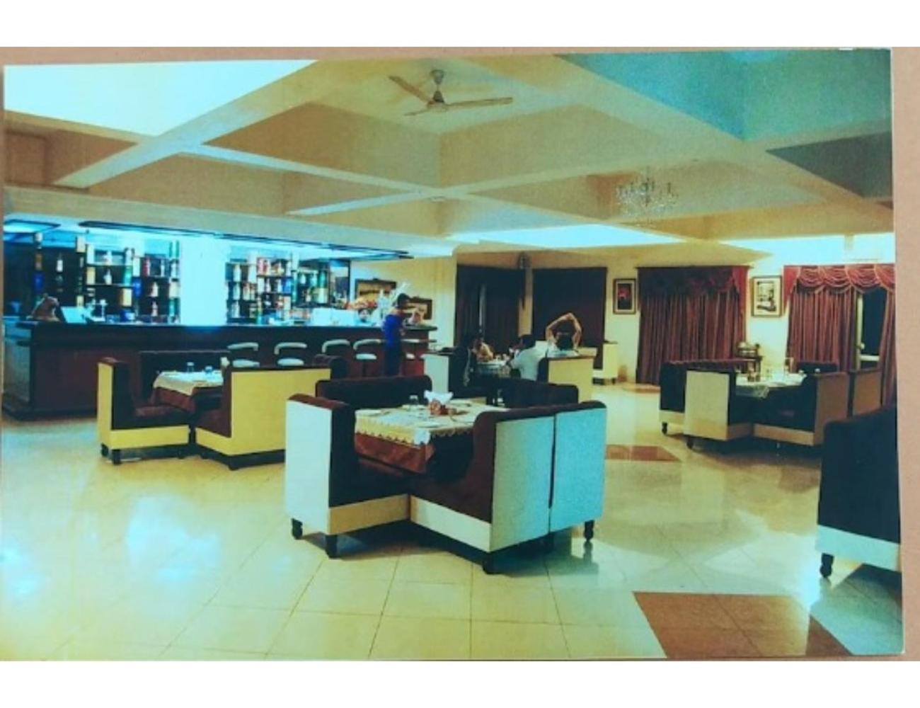 Hotel Sports Club Of Jabalpur, Jabalpur Ngoại thất bức ảnh